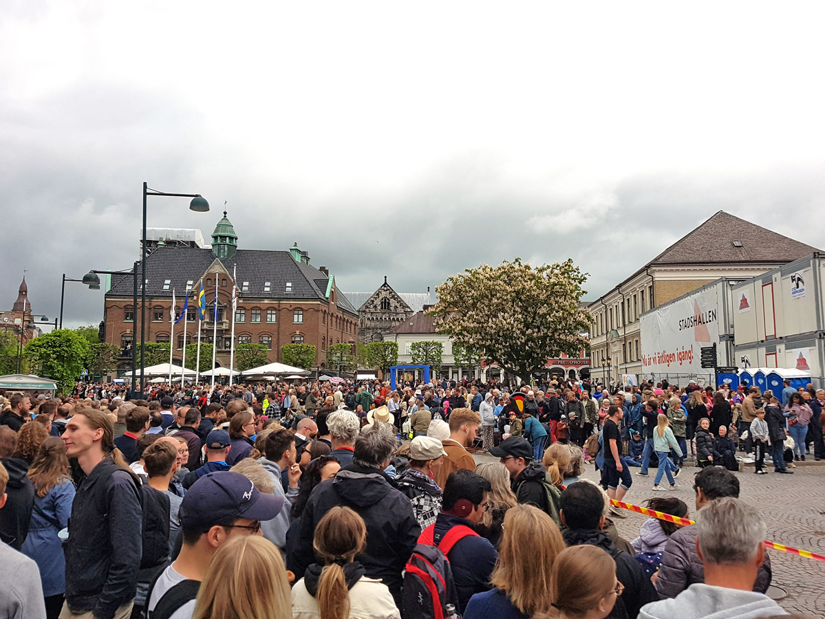 Visitors to the Lund Carnival parade 2022