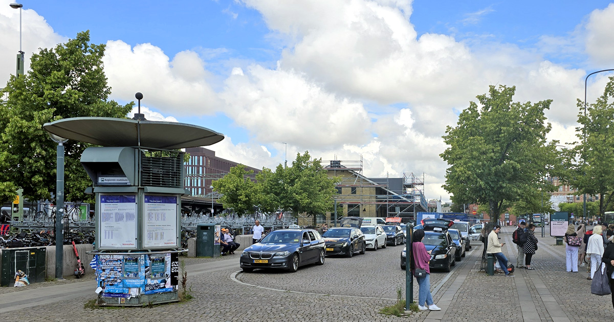 The taxi station at the east side of the Lund railway station